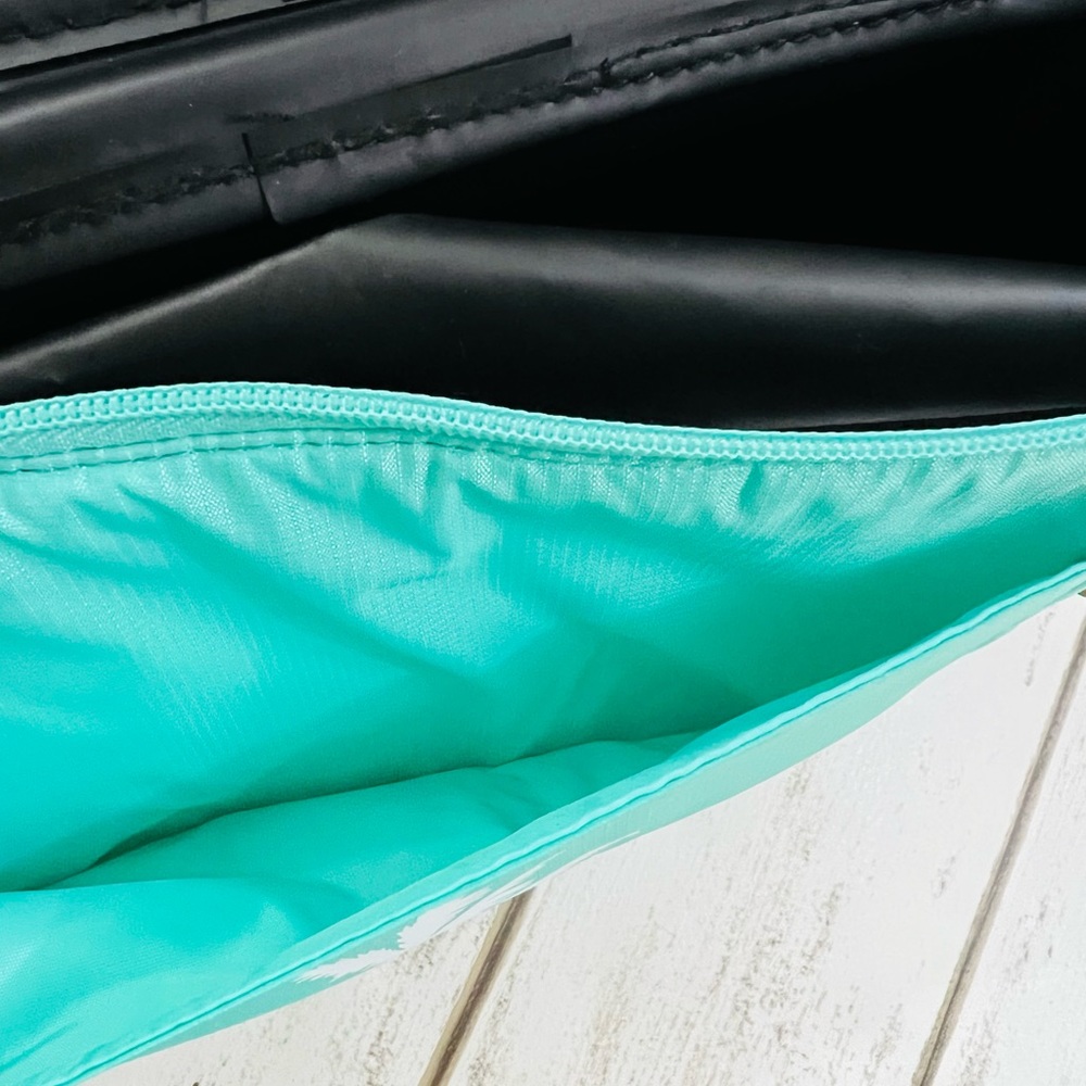 VS PINK Soft Cooler Bag - Picture 10 of 12